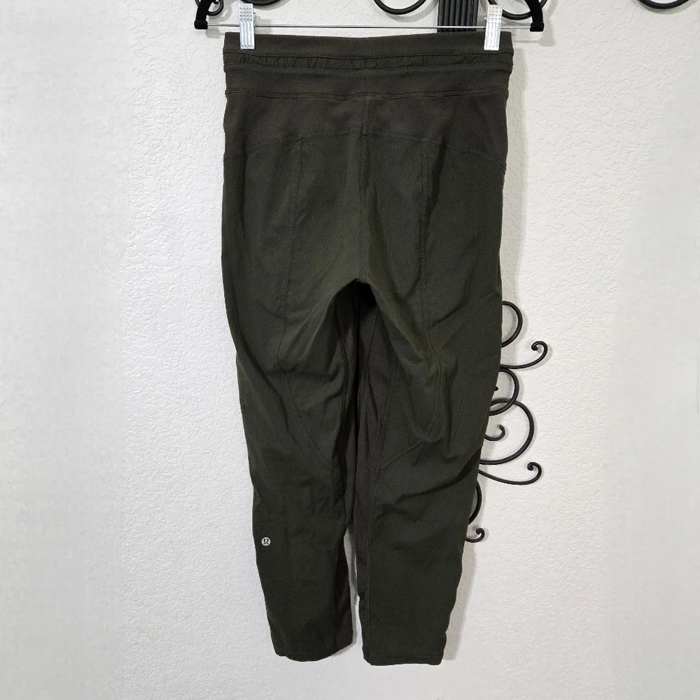 LULULEMON Dance Studio Crop Pants‎ | 4